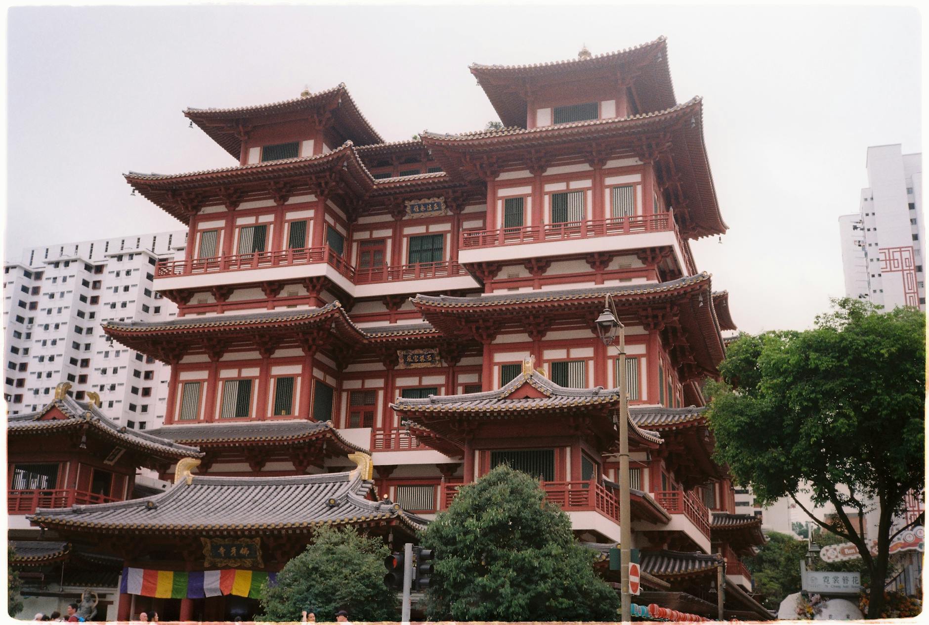 Buddha Tooth Relic Temple in Chinatown