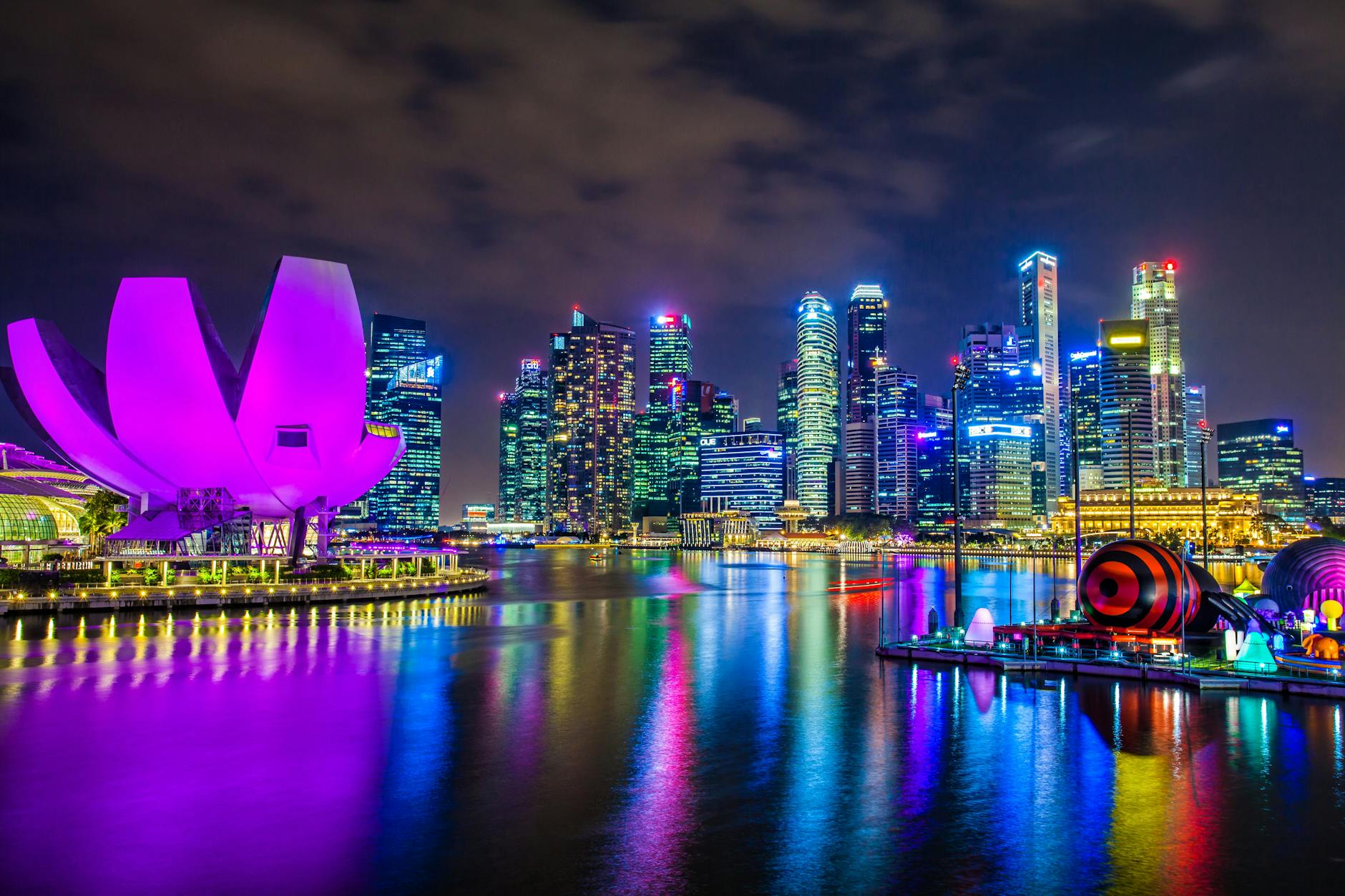 Singapore Marina Bay skyline at night