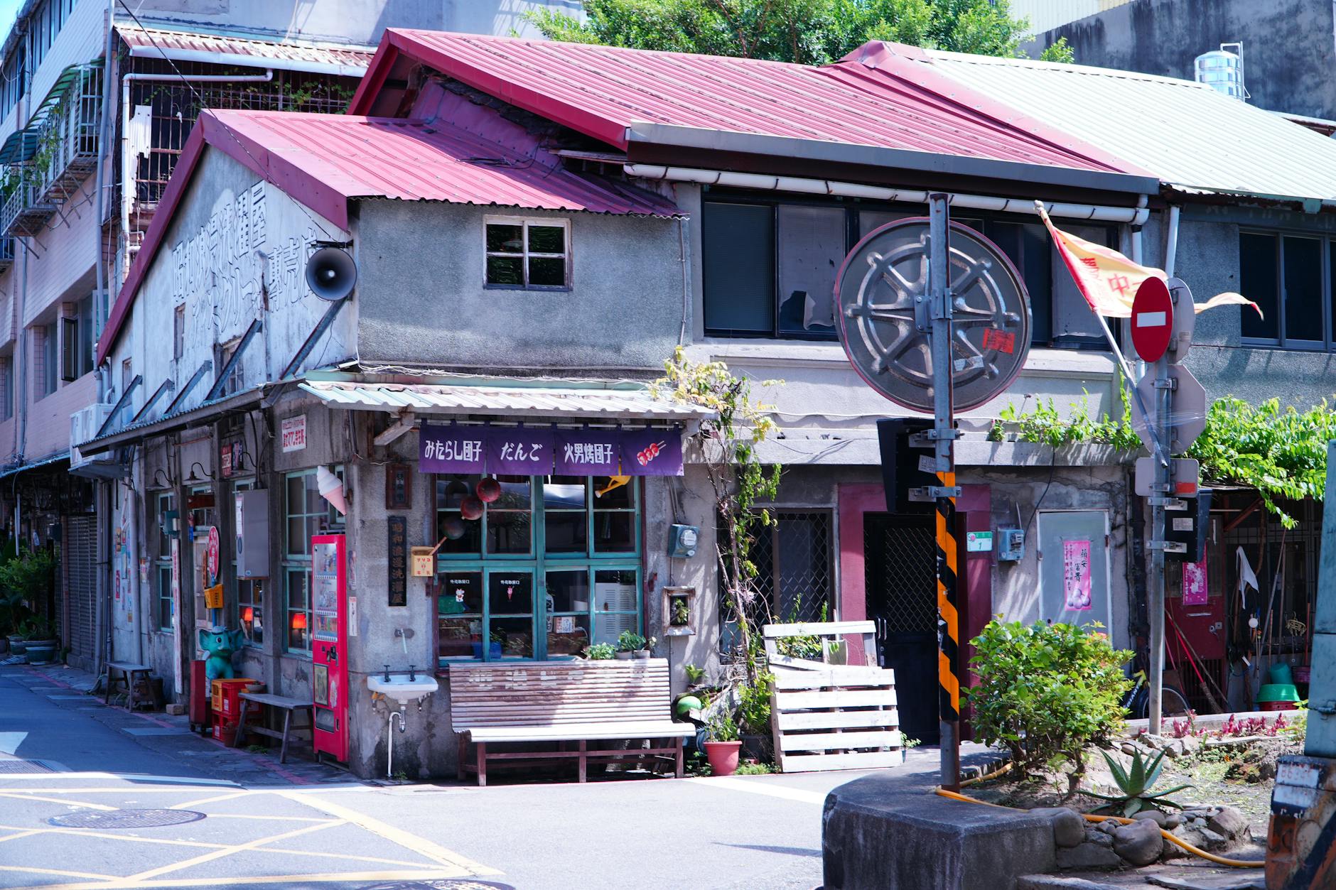 Shilin Night Market food stalls